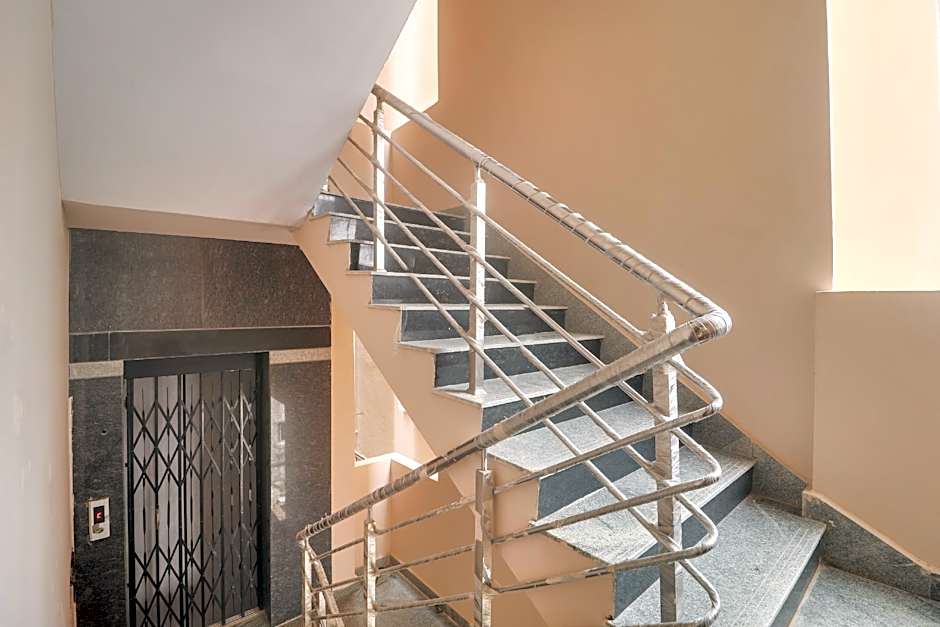 Collection O Hotel SBR Kondapur Near RTO office