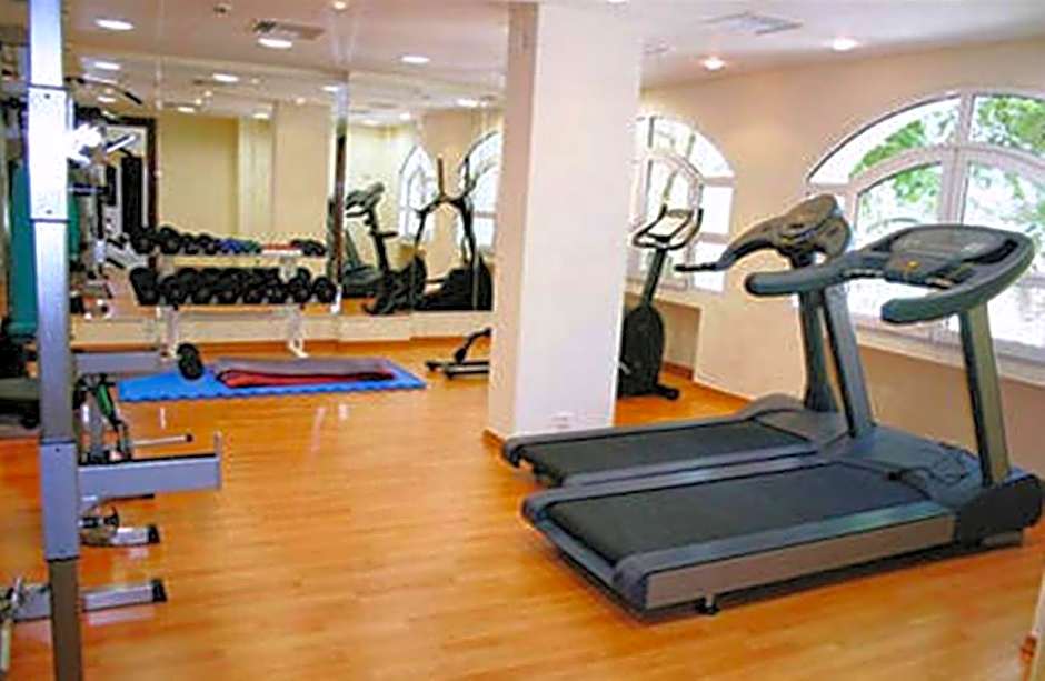 Crithoni's Paradise Hotel