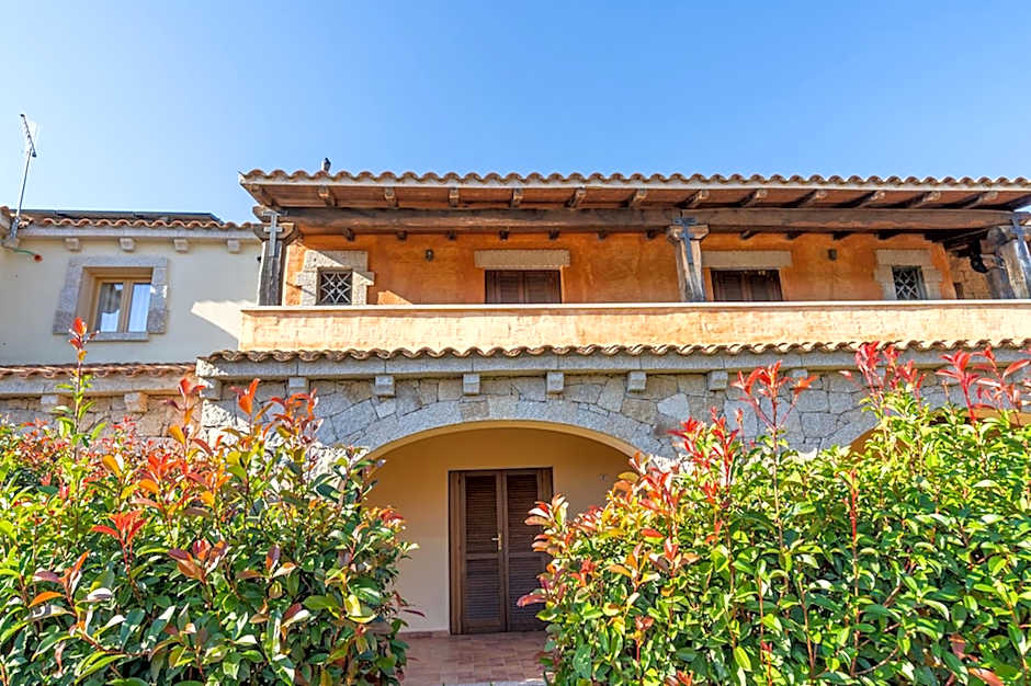 ISS Travel Apartaments, Via del Tirreno 300 m from la Cinta beach