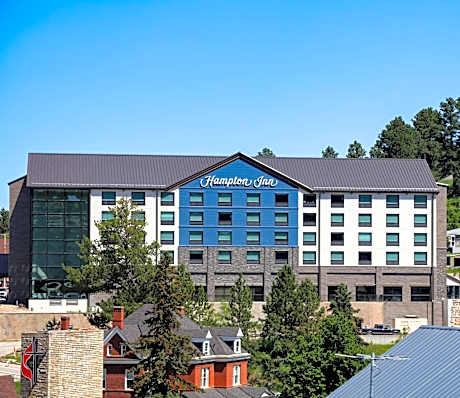 Hampton Inn By Hilton Lead