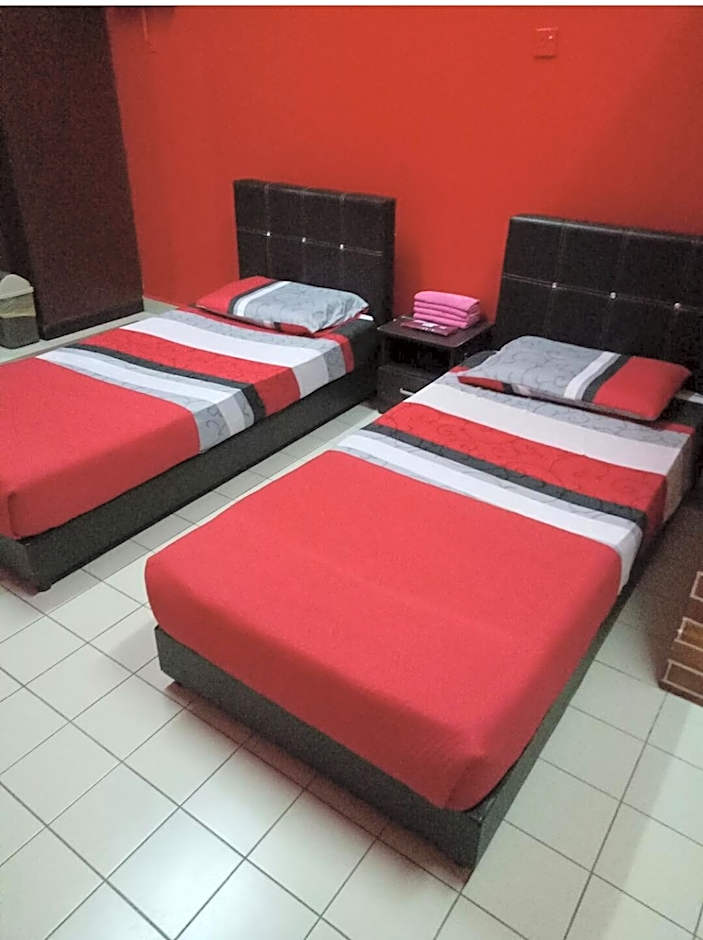 KUALA BESUT JETTY BUDGET HOTEL AIN - In front of Kuala Besut Jetty