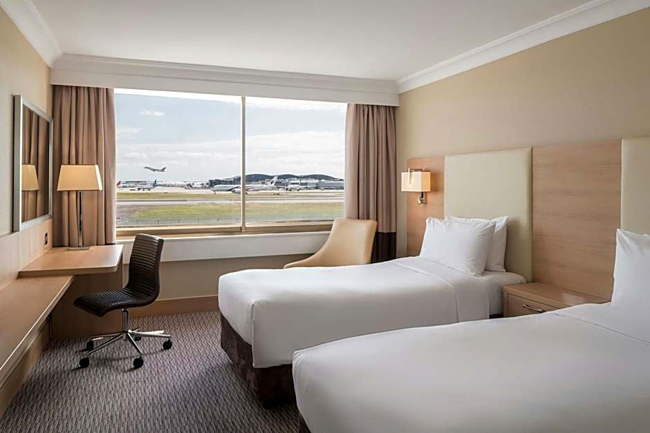 Renaissance by Marriott London Heathrow Hotel