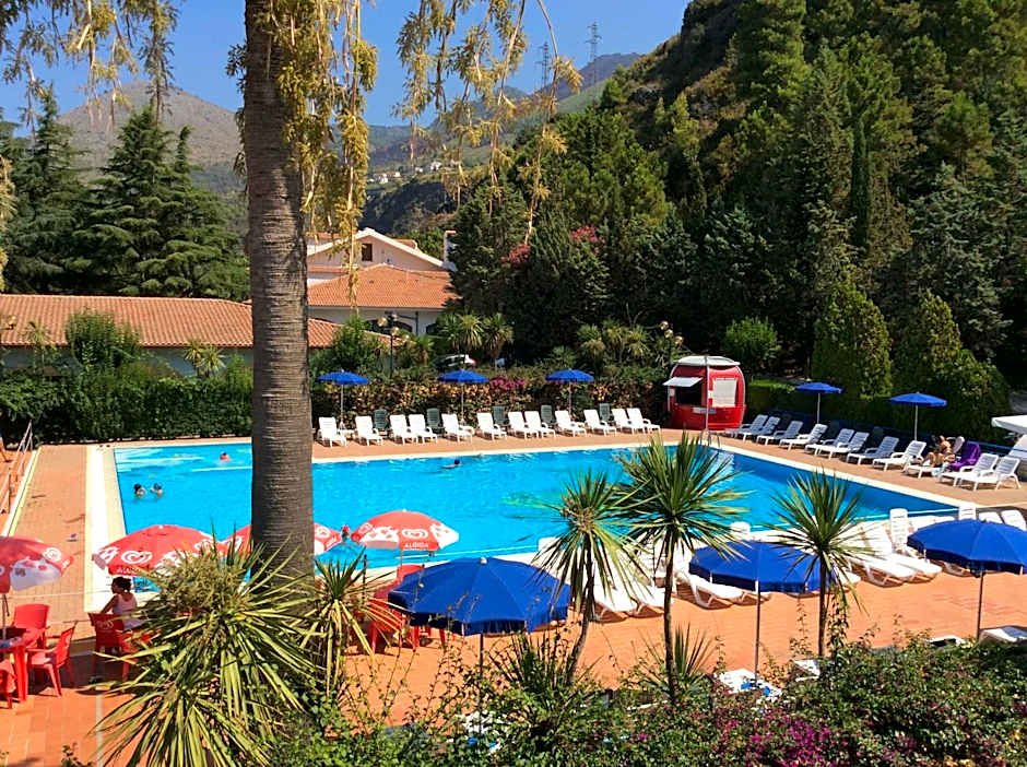 Villaggio Turistico La Mantinera - Hotel