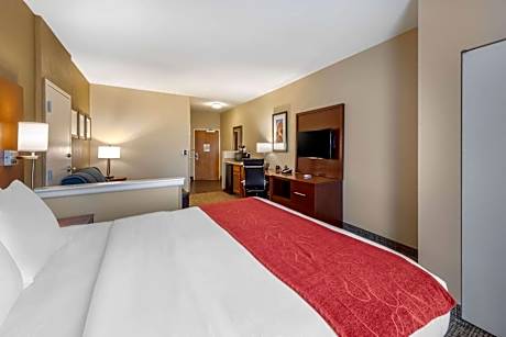 King Suite - Accessible/Non-Smoking