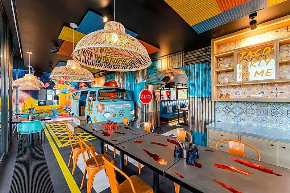 Superior East Wing Rooms by FIVE Zurich