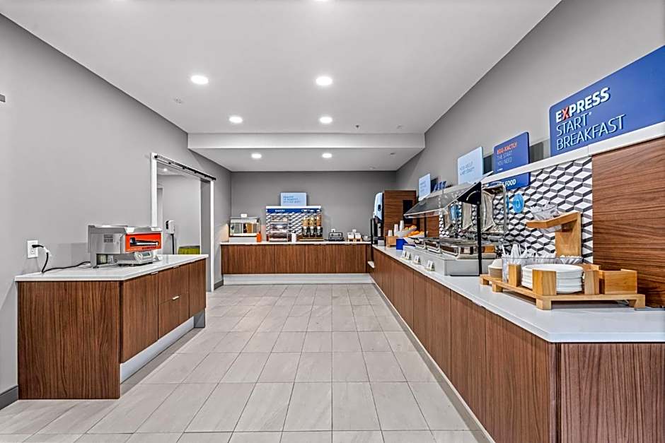 Holiday Inn Express Carneys Point New Jersey Turnpike Exit 1 By IHG