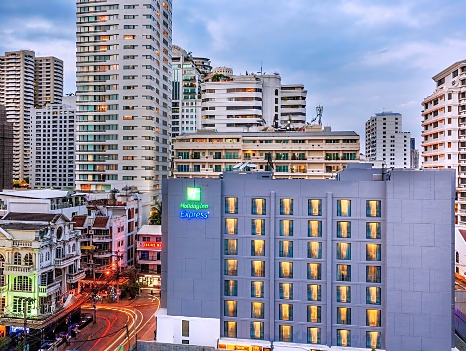 Holiday Inn Express Bangkok Sukhumvit 11 An Ihg Hotel Sha Plus Rates From Usd46
