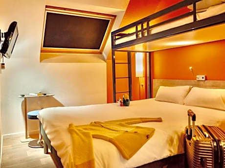 DOUBLE - Room with 1 double bed for 2 people