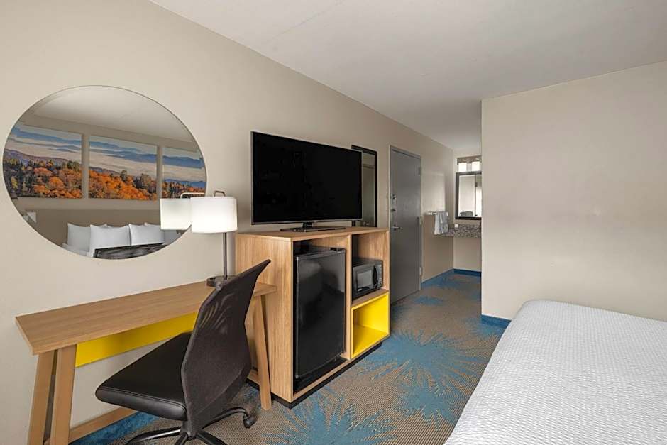 Days Inn by Wyndham Murphy