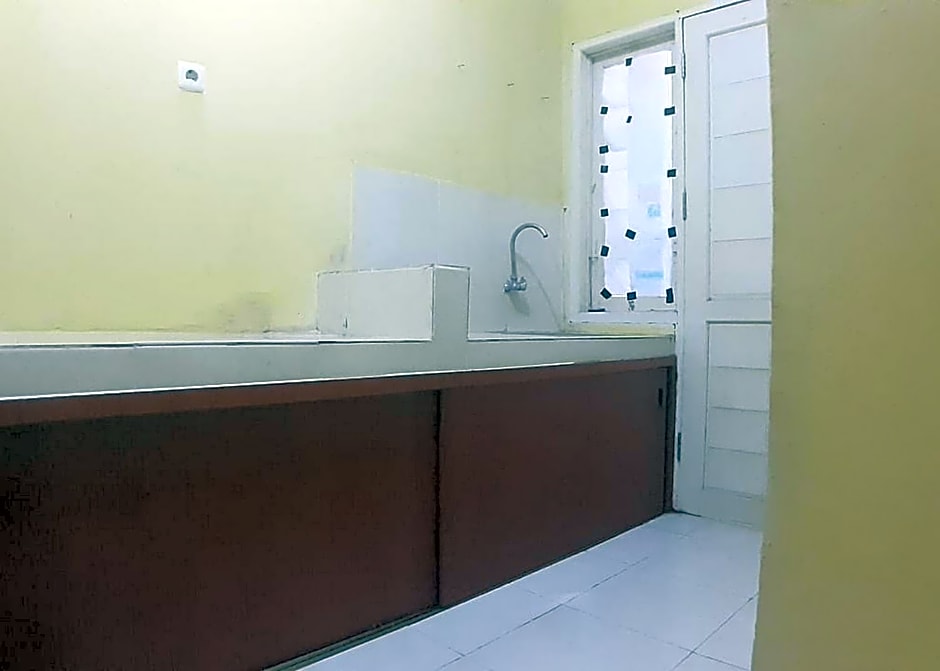 KoolKost Syariah near Universitas Hasanuddin Makassar (Minimum Stay 6 Nights)