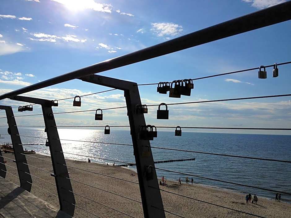 Kompleks Wypoczynkowy Pomerania z podgrzewanym basenem 30 metrów do morza