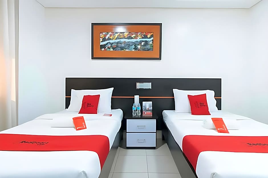 RedDoorz @ Leoncia Apartelle Mandaue City