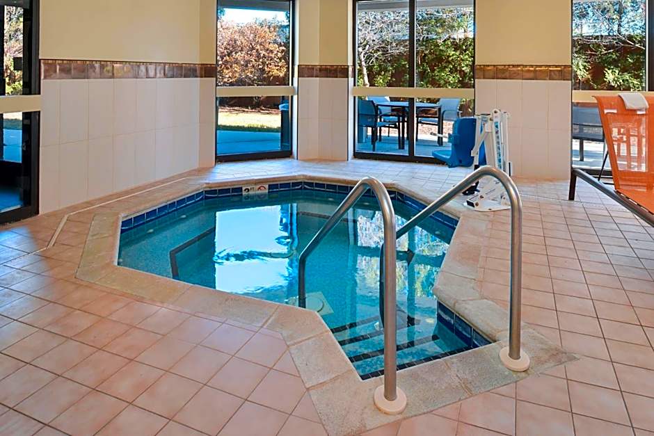 Courtyard by Marriott Milwaukee North/Brown Deer