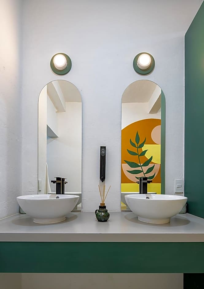 Sleeps 9, Outdoor Space, PingPong Table, in Villa