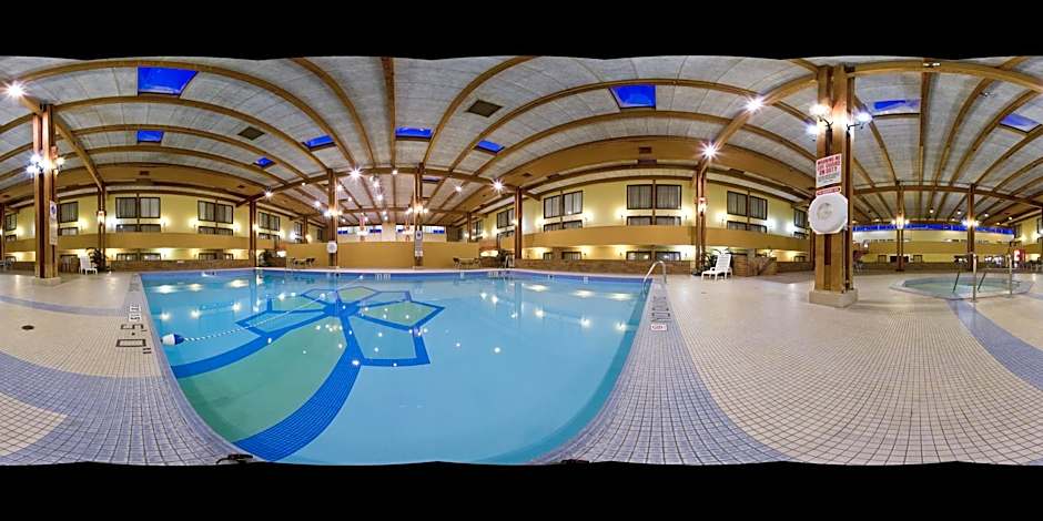 Holiday Inn & Suites St. Cloud By IHG