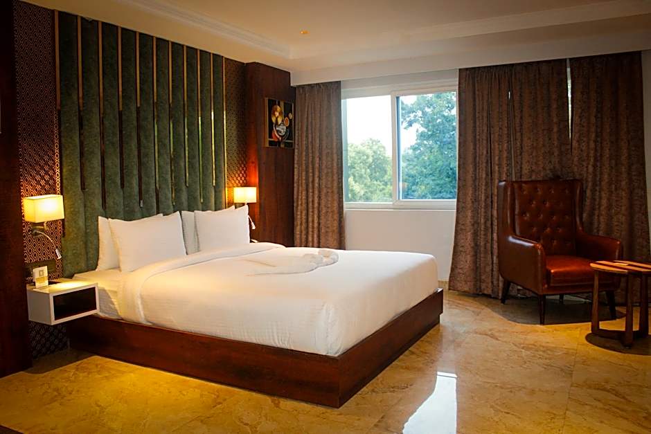 LUXUS INN DHANBAD