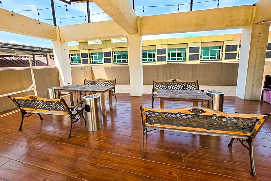 Golden Gate Suites