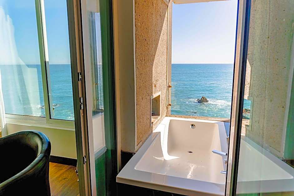 Radisson Blu Acqua Hotel & Spa Concon