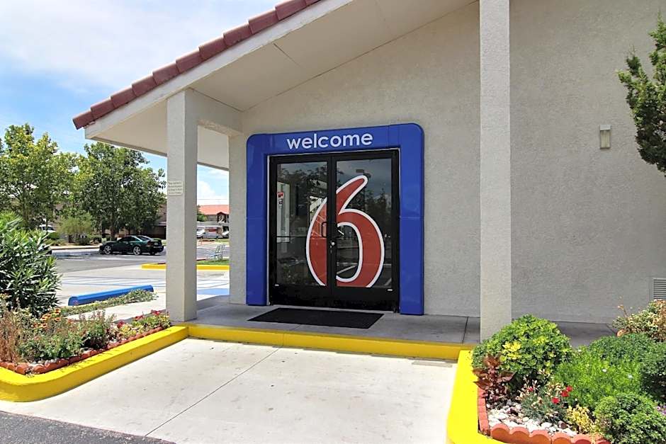 Economy Inn