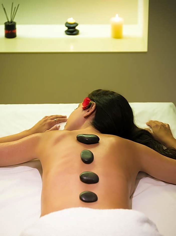 Bitzaro Grande Hotel & Suites