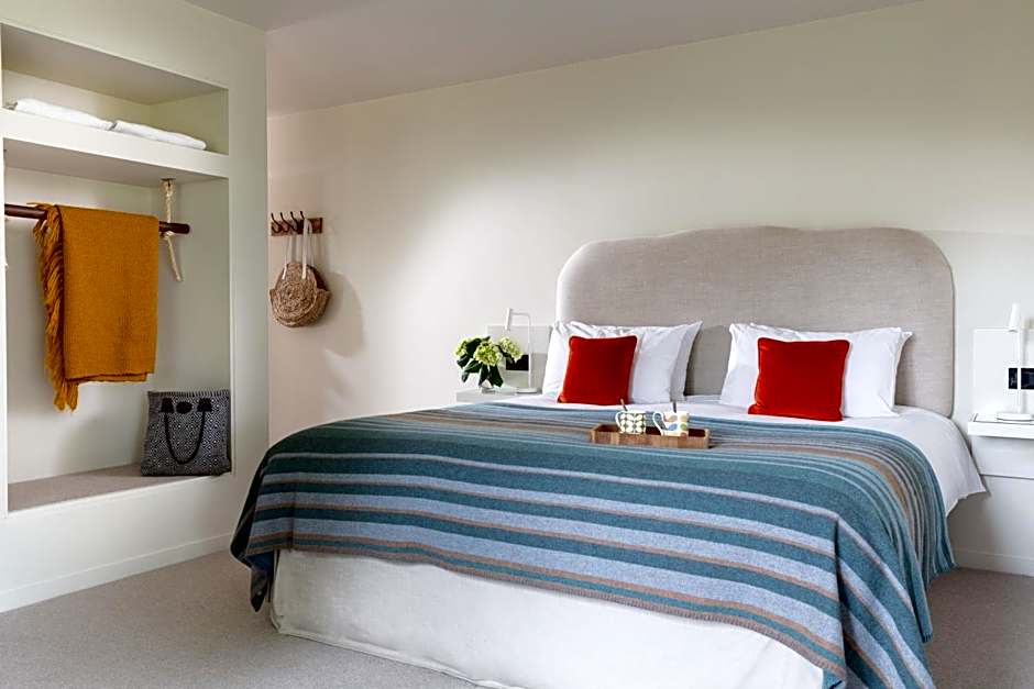 The Plume of Feathers