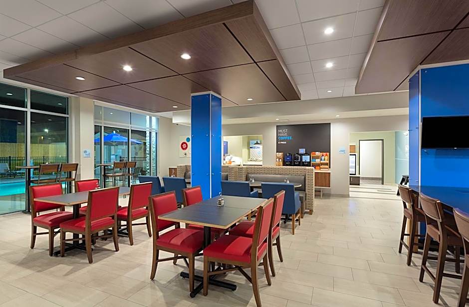 Holiday Inn Express - Lake Park by IHG