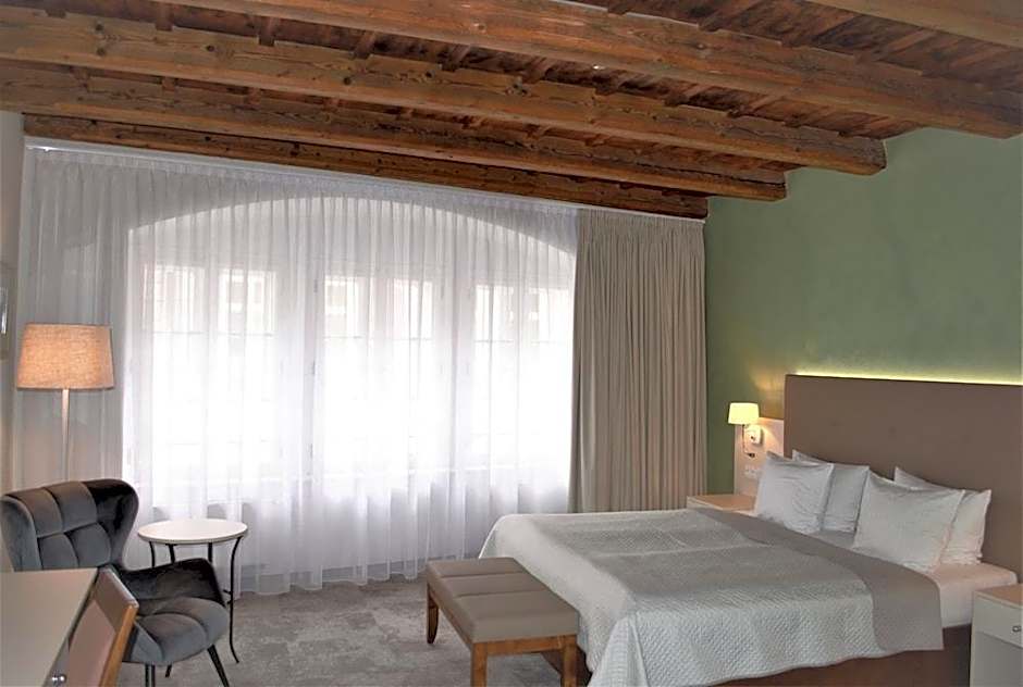 The Golden Wheel Boutique Hotel