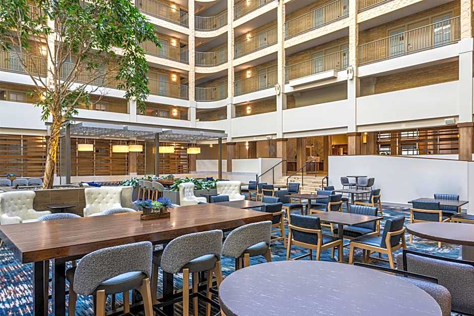 Embassy Suites by Hilton Minneapolis Bloomington Edina