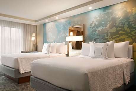 Queen Room with Two Queen Beds - Hearing Accessible