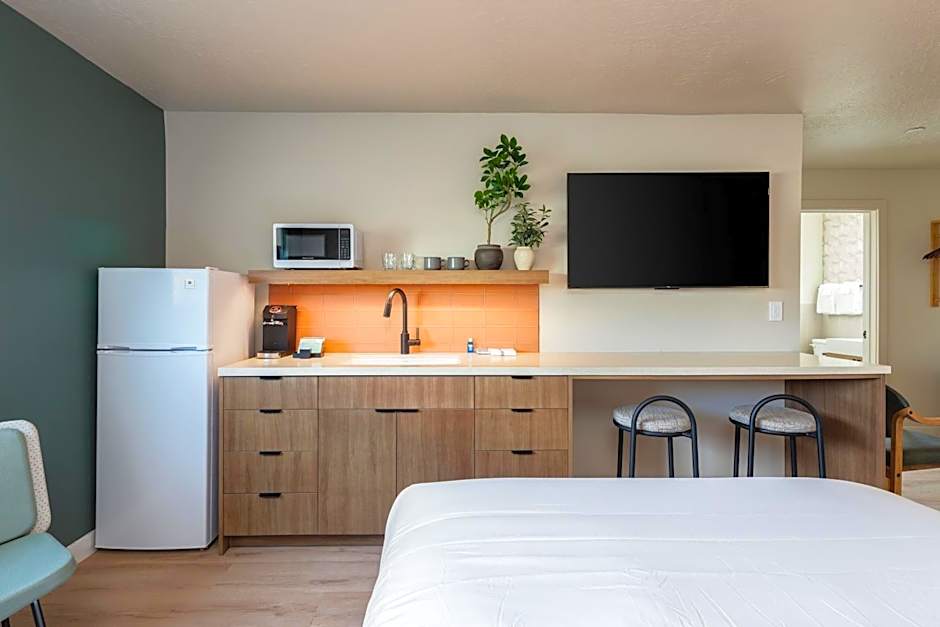 Adobe Sands Motel