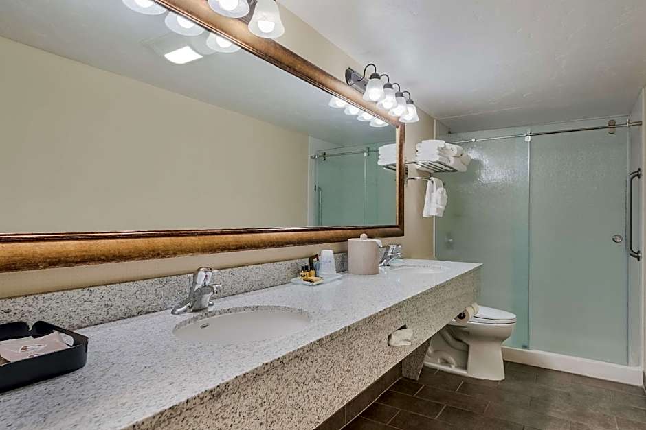 Best Western Town And Country Inn