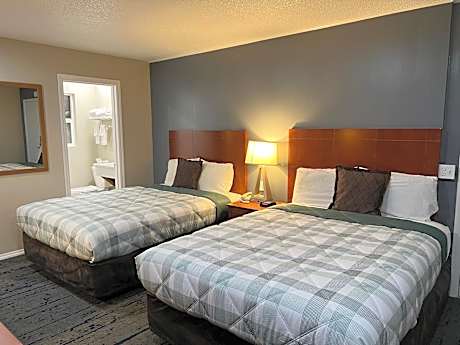 Queen Room with Two Queen Beds - Non-Smoking