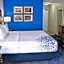 La Quinta Inn & Suites by Wyndham NE Long Beach/Cypress