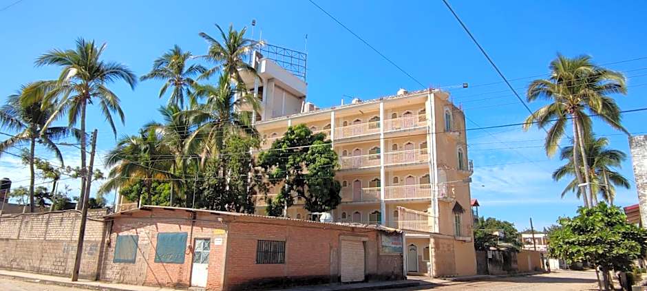 Hotel las cúpulas