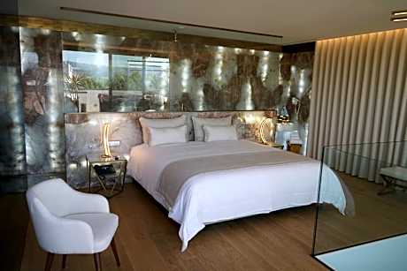 Deluxe Superior Room