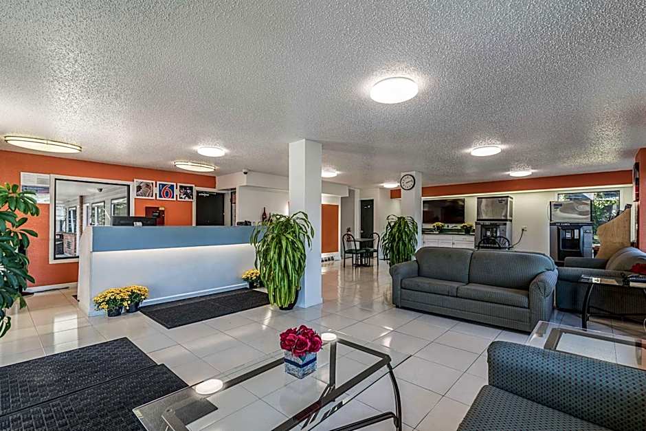 MOTEL 6 - Albany, NY - Airport