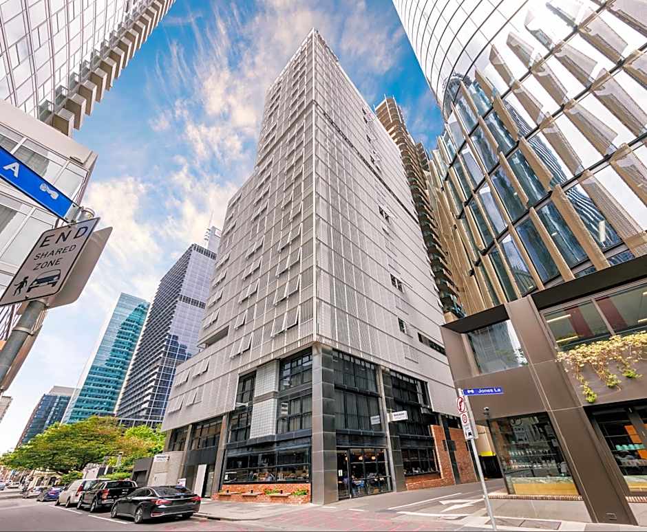 Brady Hotels Jones Lane