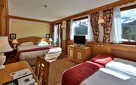 Family Room (2 Adults + 1 Child)