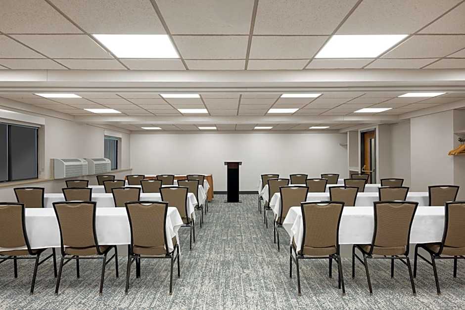 Garner Hotel Butte by IHG