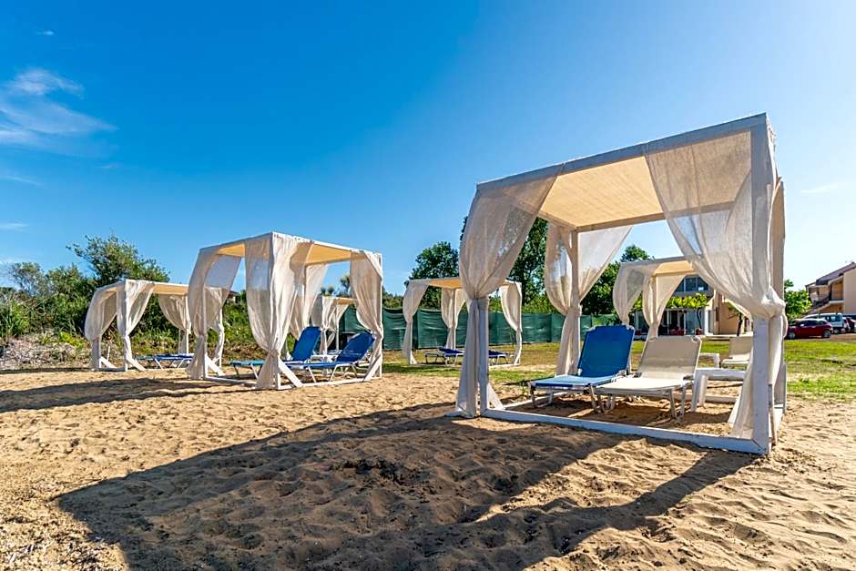 Sandy Beach Complex - Poolside Studios & Seaside Apartments