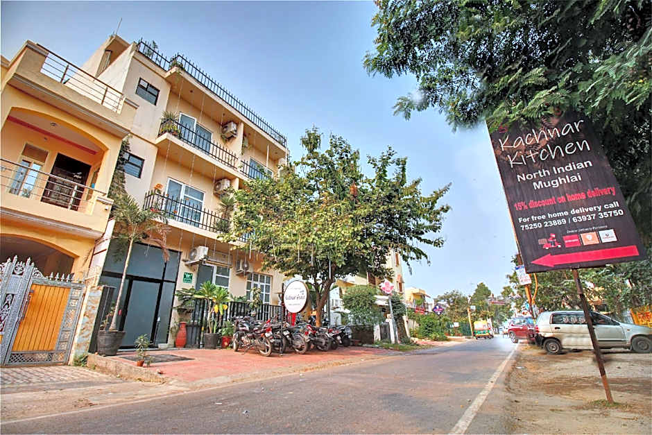 Super OYO Townhouse 702 Kachnar House Vikas Nagar – Lucknow, 