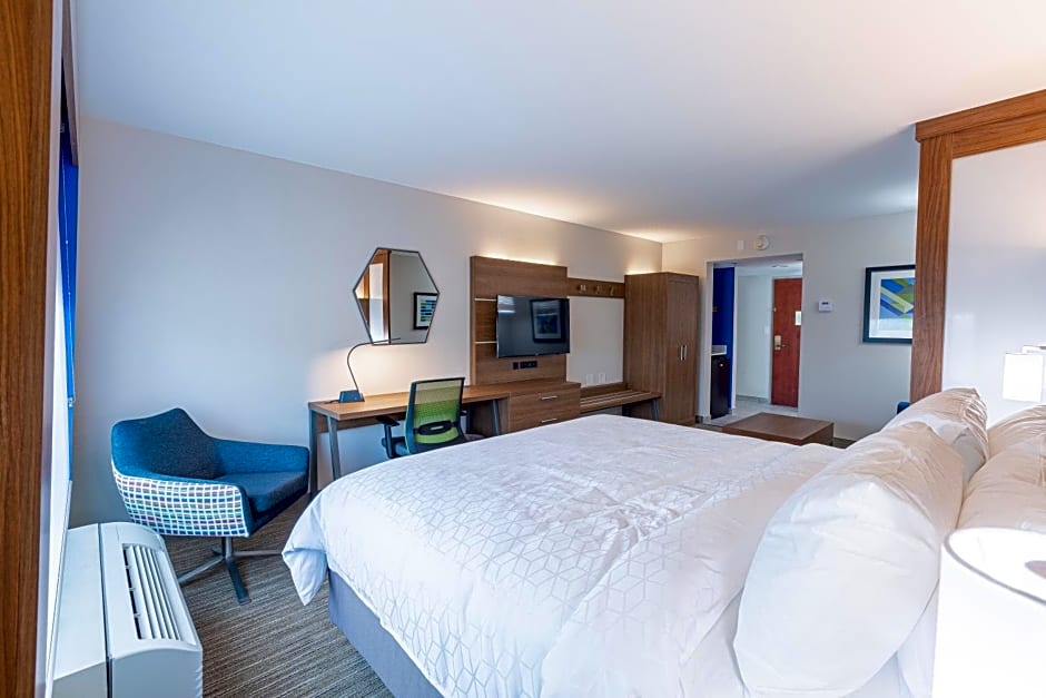 Holiday Inn Express & Suites Arlington North – Stadium Area by IHG