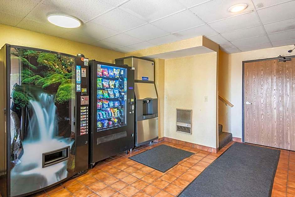 Motel 6-Eau Claire, WI