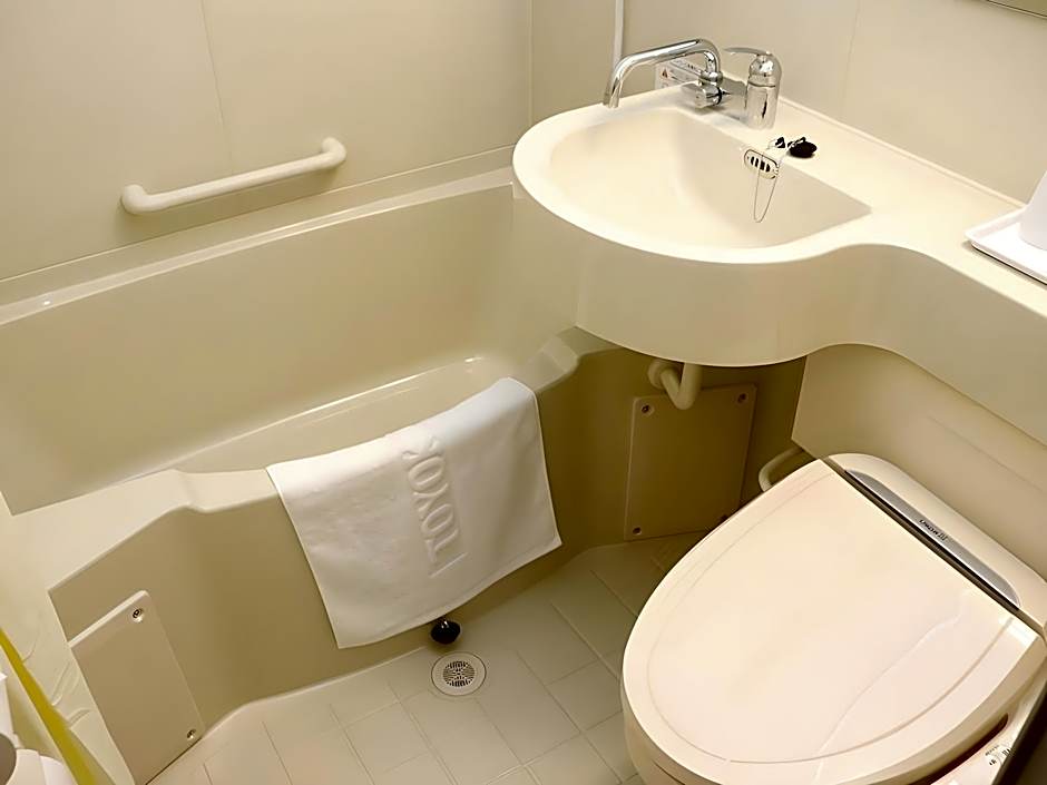 Toyoko Inn Shiki-eki Higashi-guchi