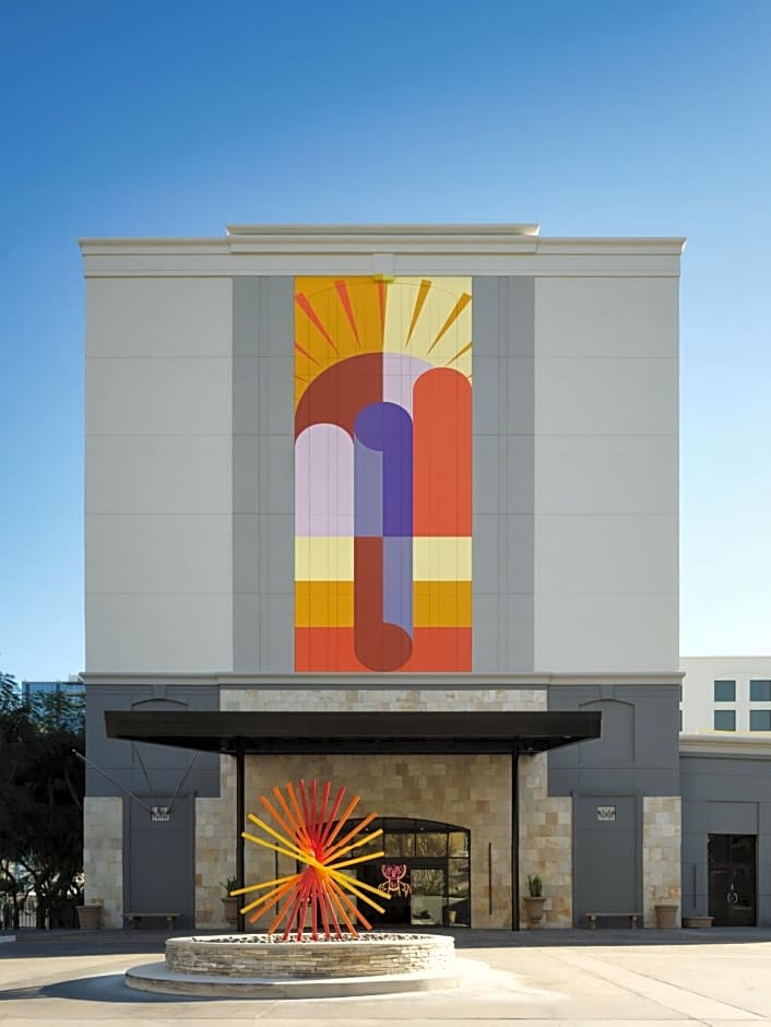 Hotel Zessa Santa Ana - a DoubleTree by Hilton