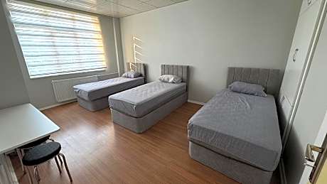 1 Person in 3-Bed Dormitory - Female Only