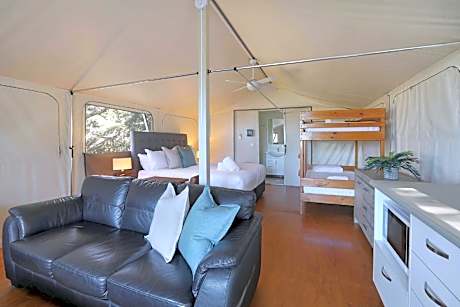 Deluxe Beach Tent - Sleeps 4