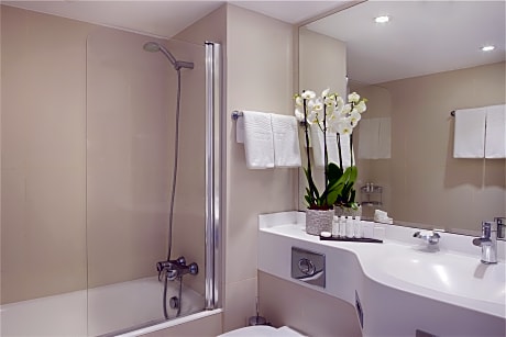 Double or Twin Room Sea View