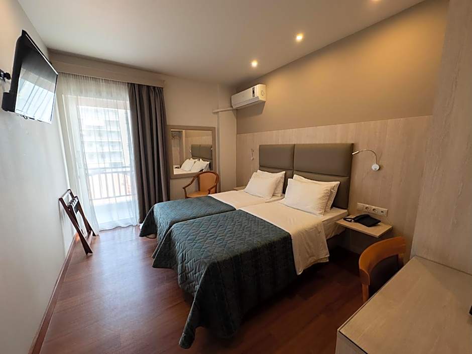 Anemoni Piraeus Hotel