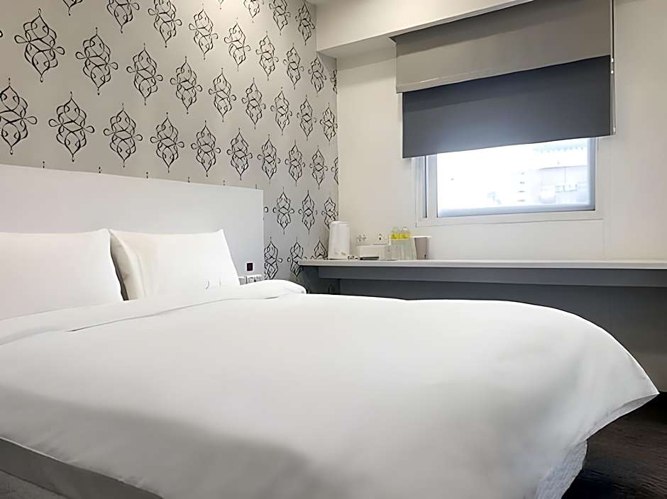 CHECK inn Express Taipei Yongkang